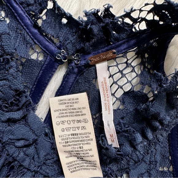 SOLD-Free People Navy Blue Halter High Neck Sleeveless Floral Mesh Crochet Lace - Picture 11 of 12